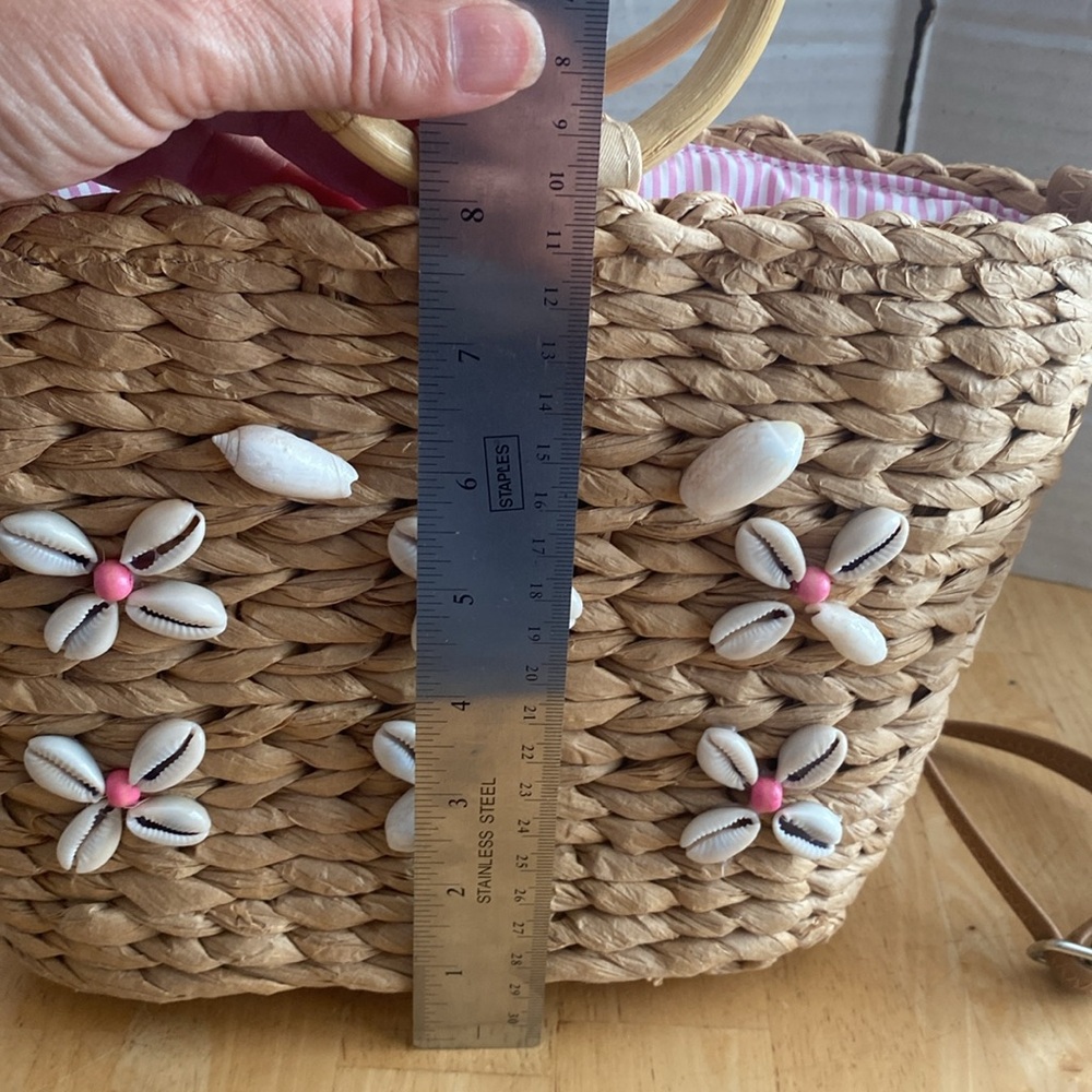 Collection XIIX Tan Woven Crossbody Bag with Shell Details - Picture 8 of 10